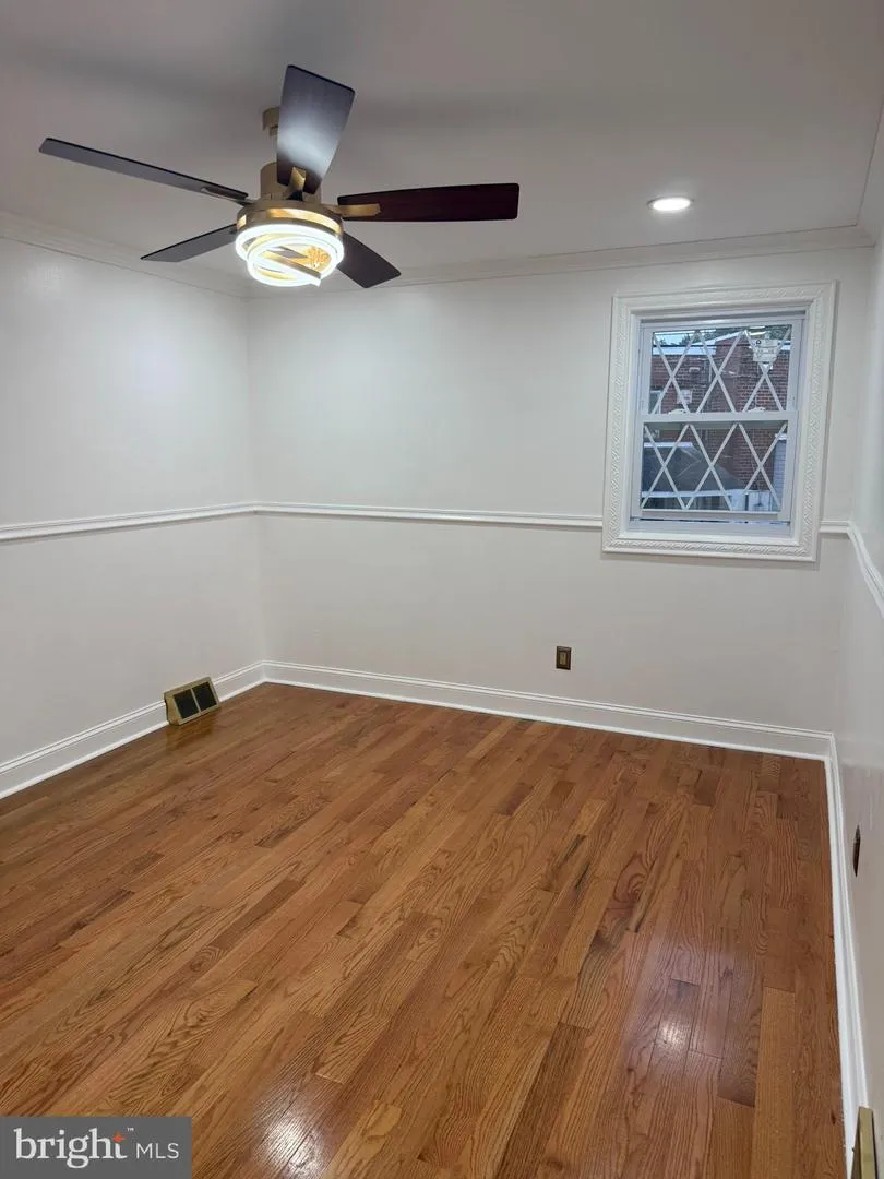 3658 GENESEE DRIVE Philadelphia, PA 19154