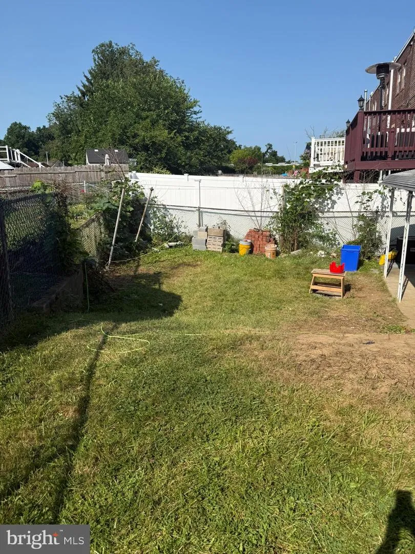 3658 GENESEE DRIVE Philadelphia, PA 19154
