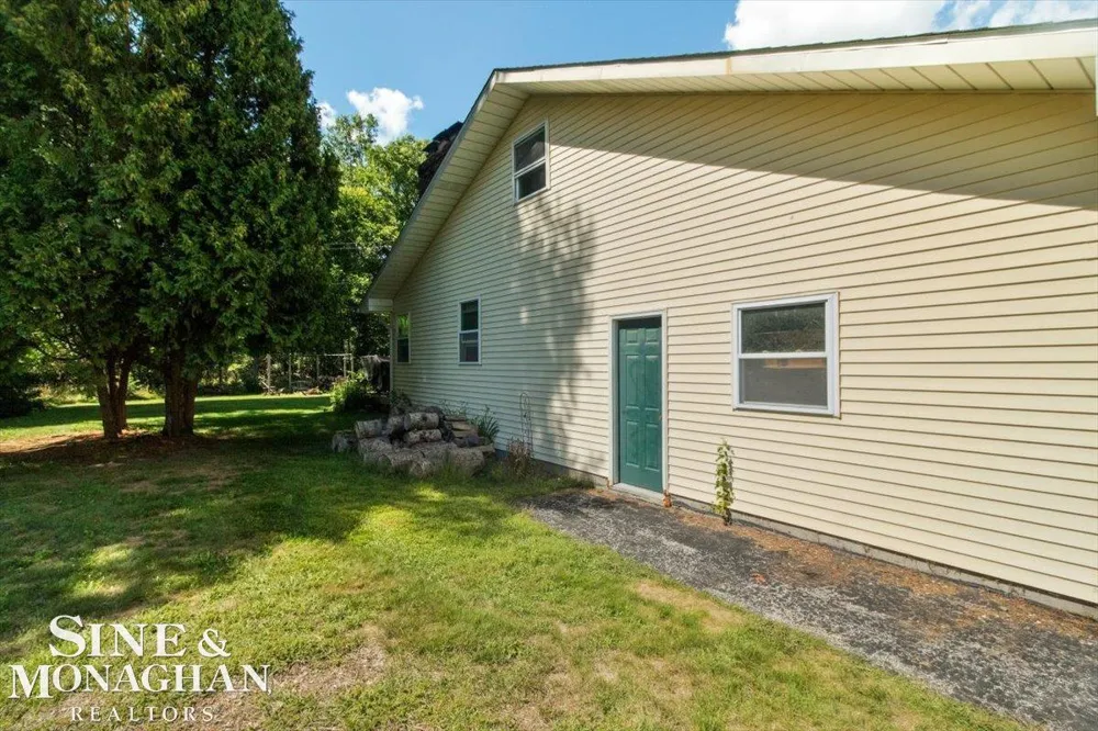 137 E Meldrum Circle St Clair City, MI 48079
