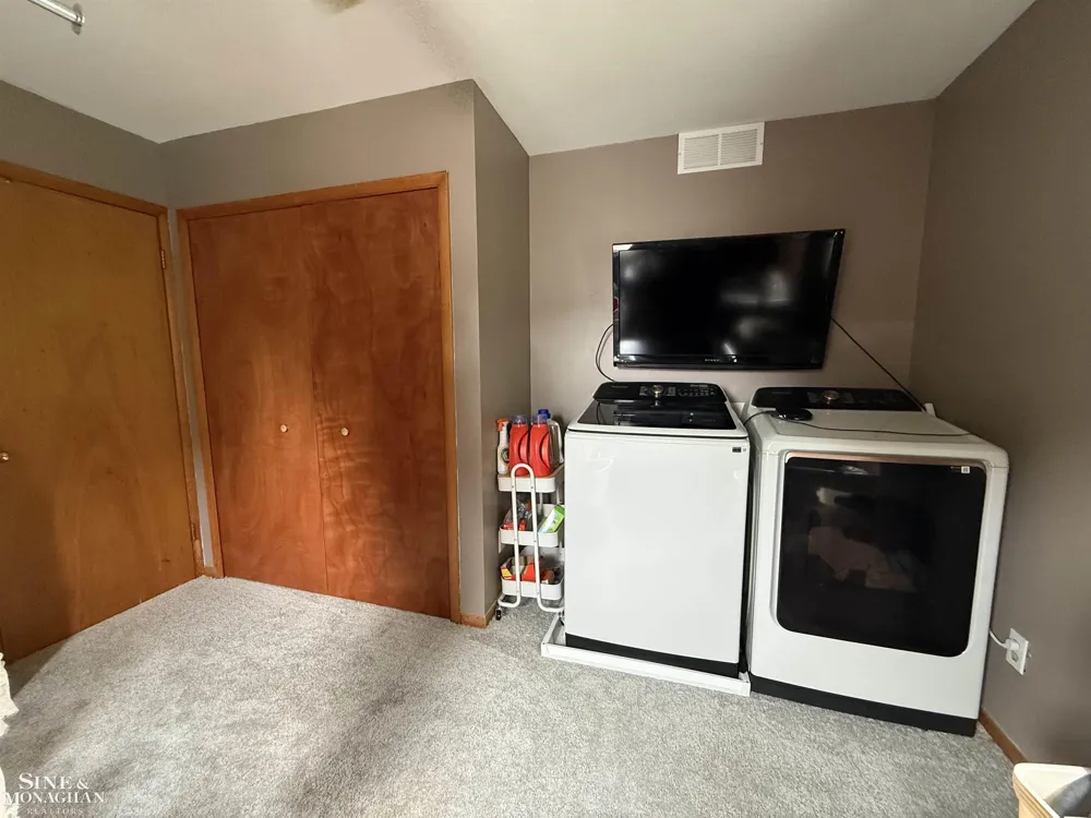 137 E Meldrum Circle St Clair City, MI 48079