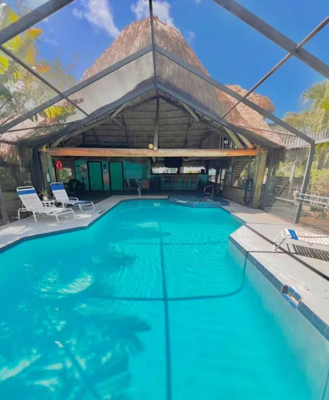 1812 SE Hideaway Circle