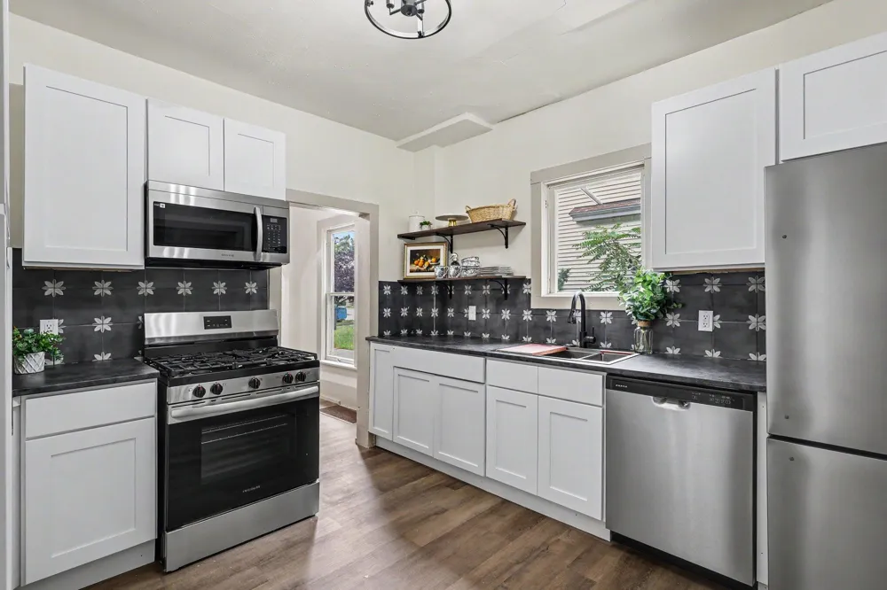 119 E Isabella Avenue Muskegon City, MI 49442