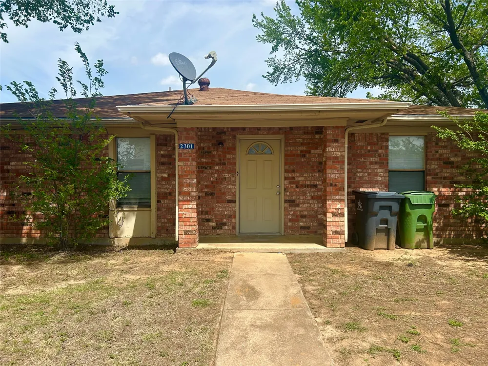 2301 Lido Lane Arlington, TX 76015
