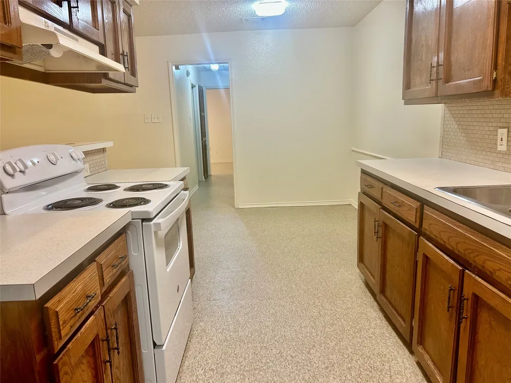 2301 Lido Lane Arlington, TX 76015