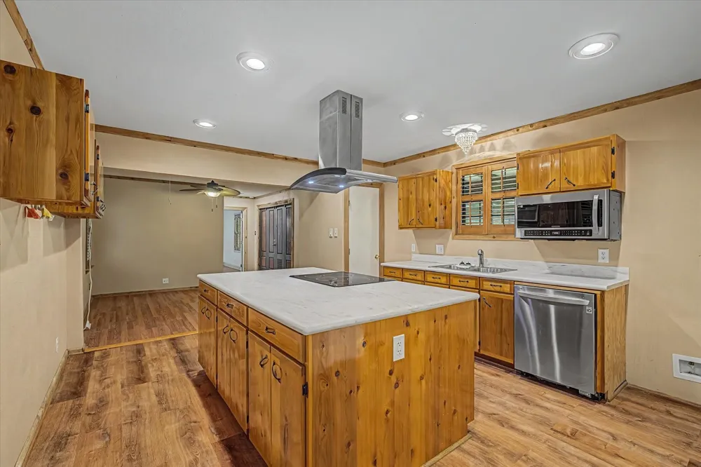 527 Number 9 Road Wallisville, TX 77597