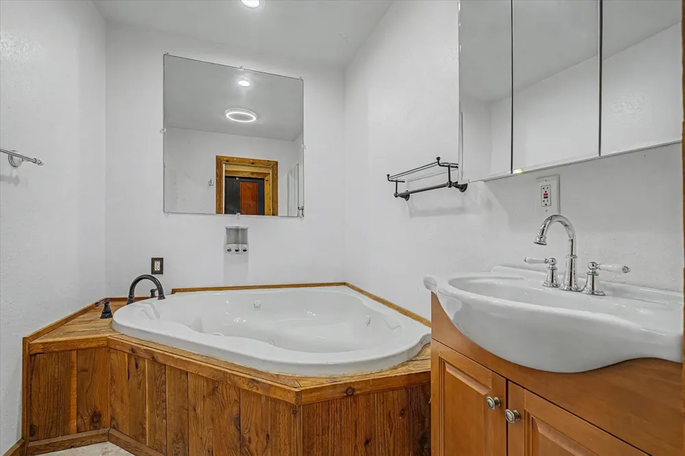 527 Number 9 Road Wallisville, TX 77597
