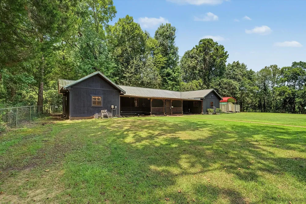 527 Number 9 Road Wallisville, TX 77597