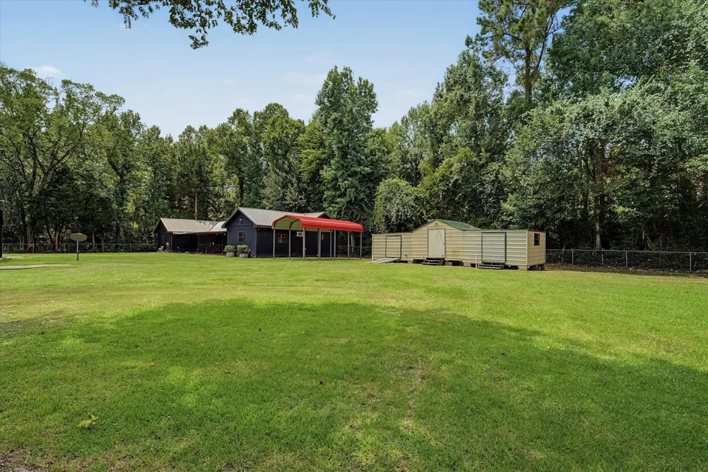 527 Number 9 Road Wallisville, TX 77597