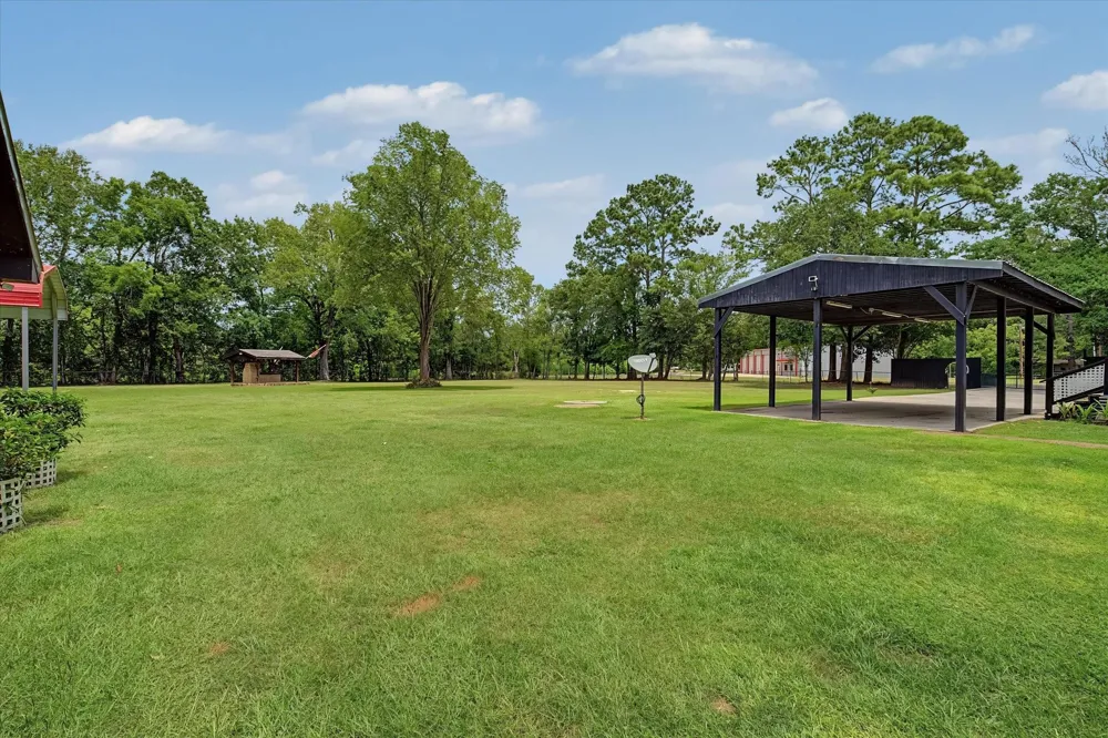 527 Number 9 Road Wallisville, TX 77597
