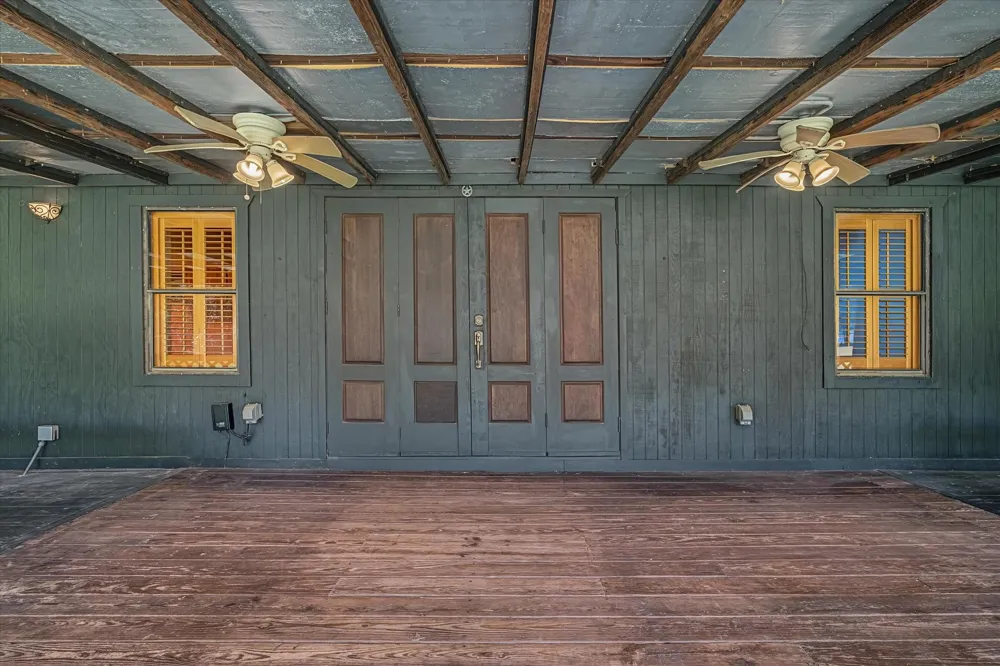 527 Number 9 Road Wallisville, TX 77597
