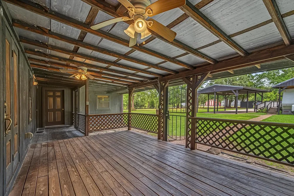 527 Number 9 Road Wallisville, TX 77597