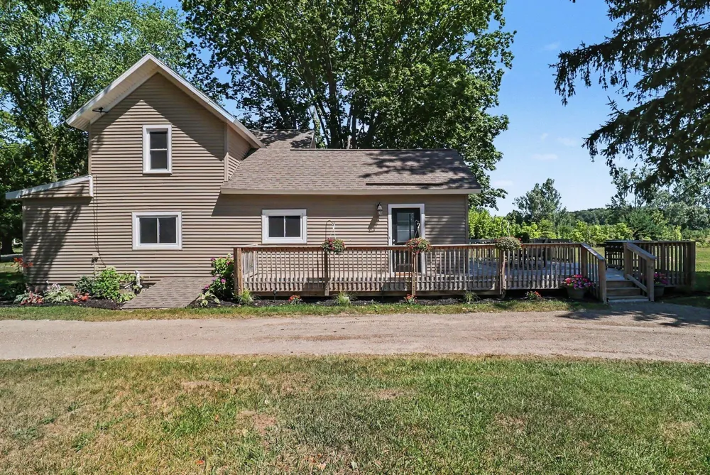 158 72nd Avenue Hart, MI 49420