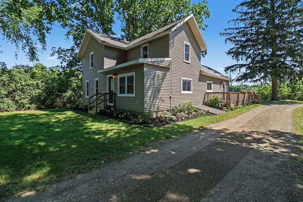 158 72nd Avenue Hart, MI 49420