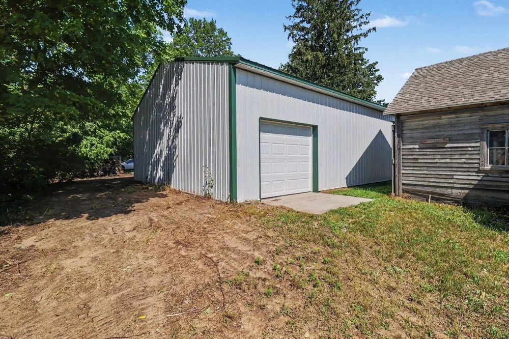 158 72nd Avenue Hart, MI 49420