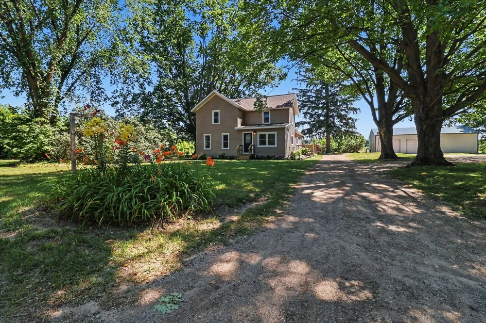 158 72nd Avenue Hart, MI 49420