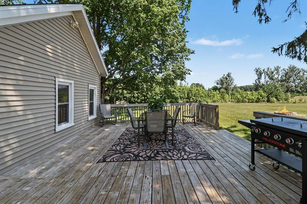 158 72nd Avenue Hart, MI 49420