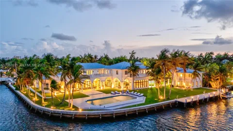 900 S Northlake Dr