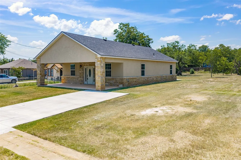 324 Tennessee Street Graham, TX 76450