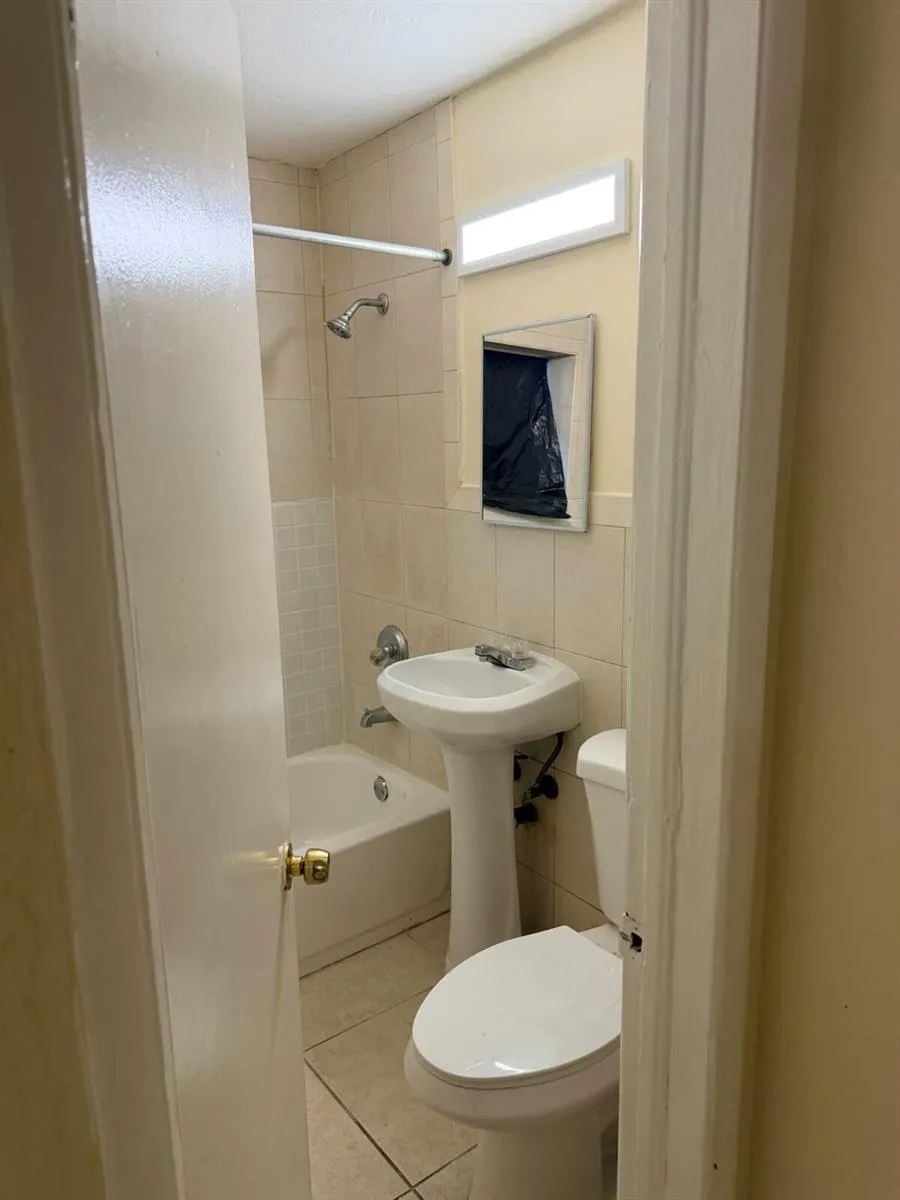 1135 SHARAZAD BOULEVARD #35 Opa-Locka, FL 33054