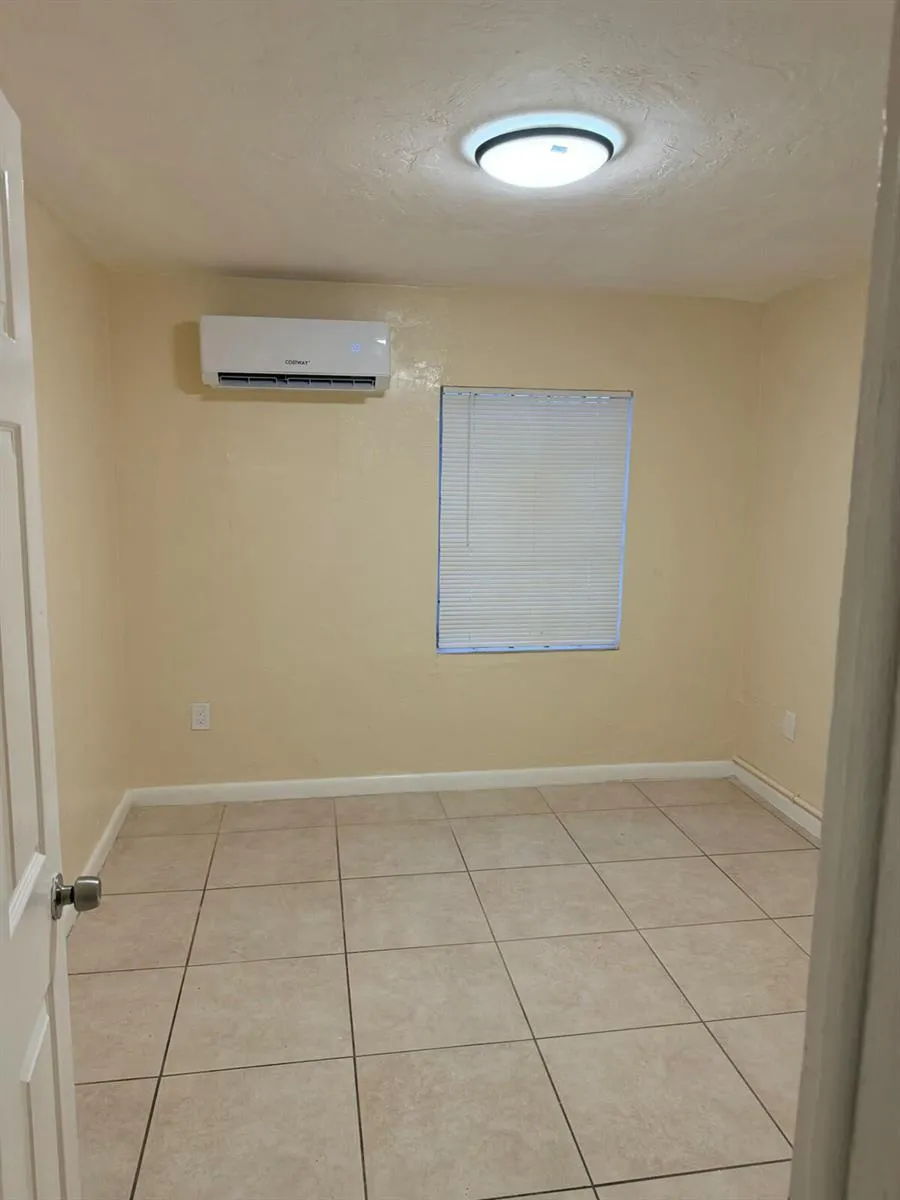 1135 SHARAZAD BOULEVARD #35 Opa-Locka, FL 33054