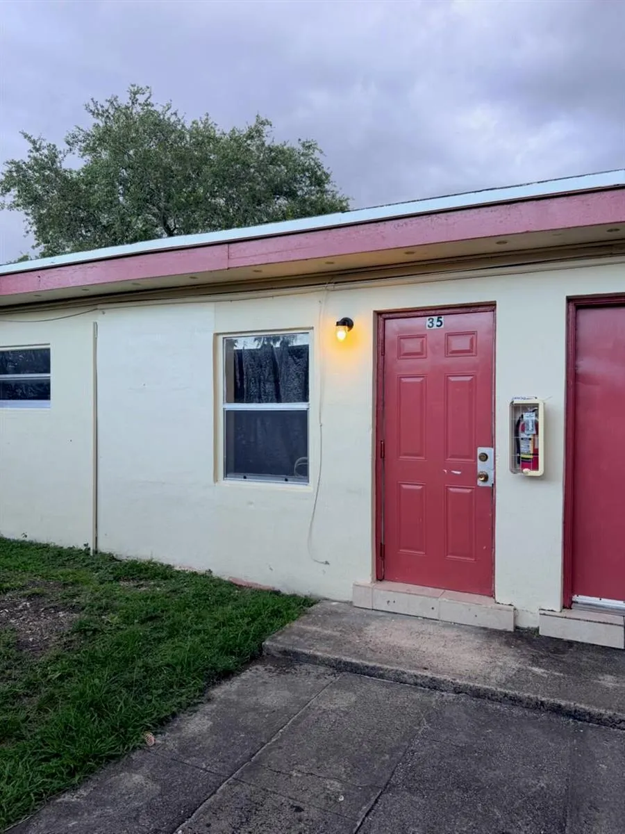 1135 SHARAZAD BOULEVARD #35 Opa-Locka, FL 33054