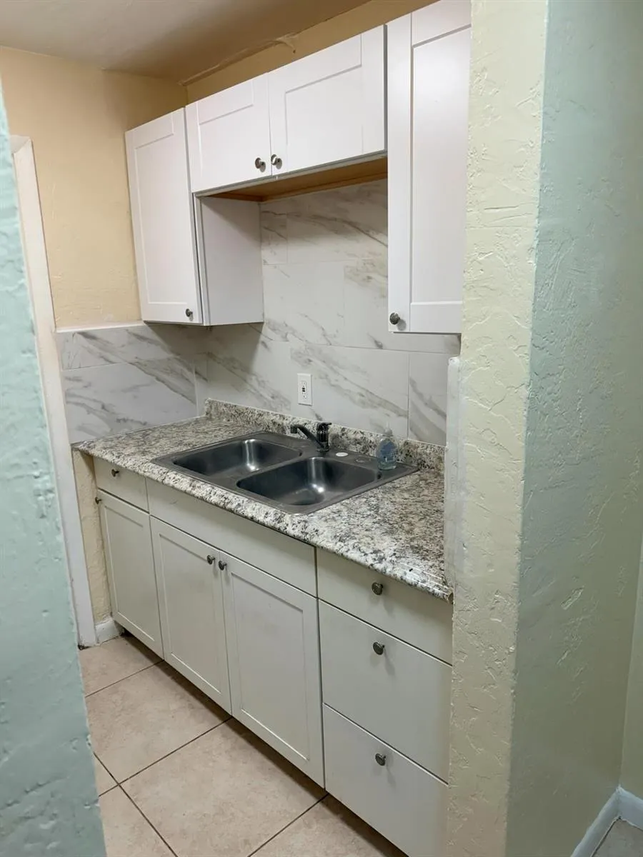 1135 SHARAZAD BOULEVARD #35 Opa-Locka, FL 33054