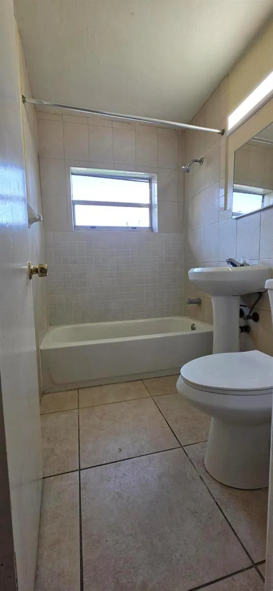 1135 SHARAZAD BOULEVARD #35 Opa-Locka, FL 33054