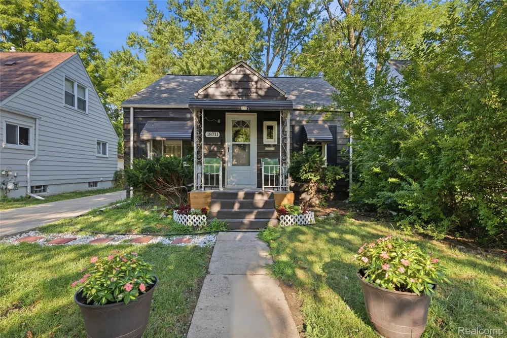 18711 Dalby Redford Charter Township, MI 48240