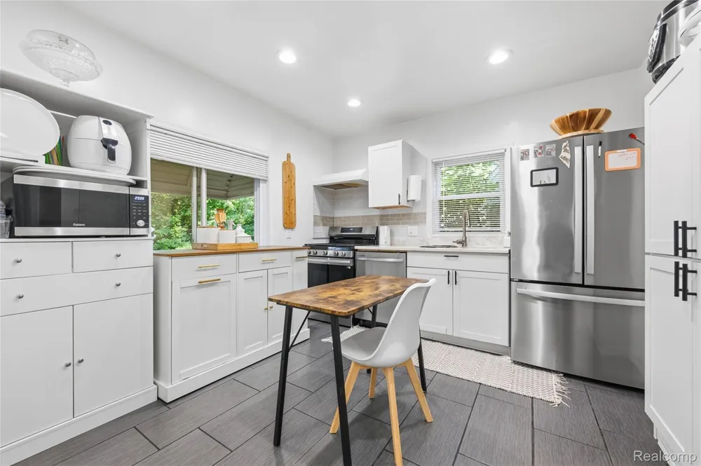 18711 Dalby Redford Charter Township, MI 48240