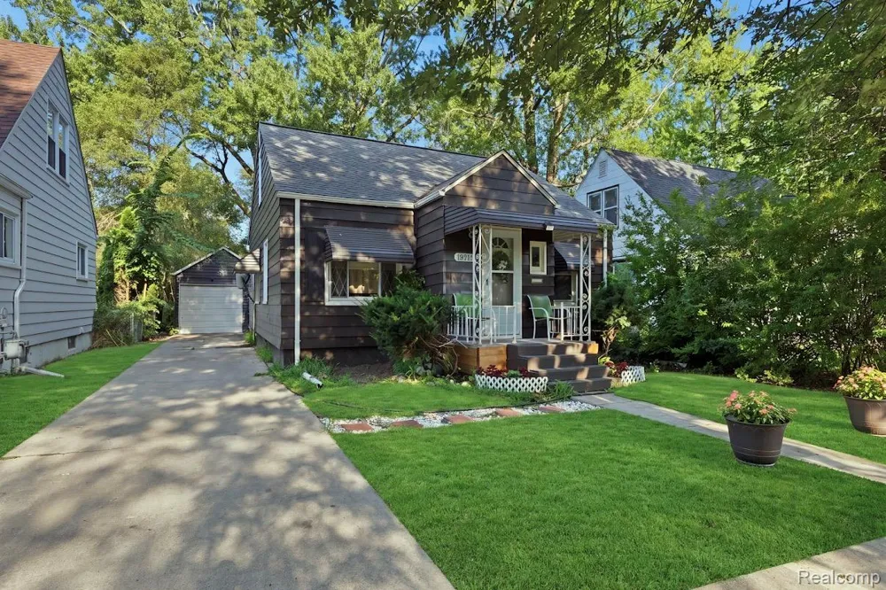 18711 Dalby Redford Charter Township, MI 48240
