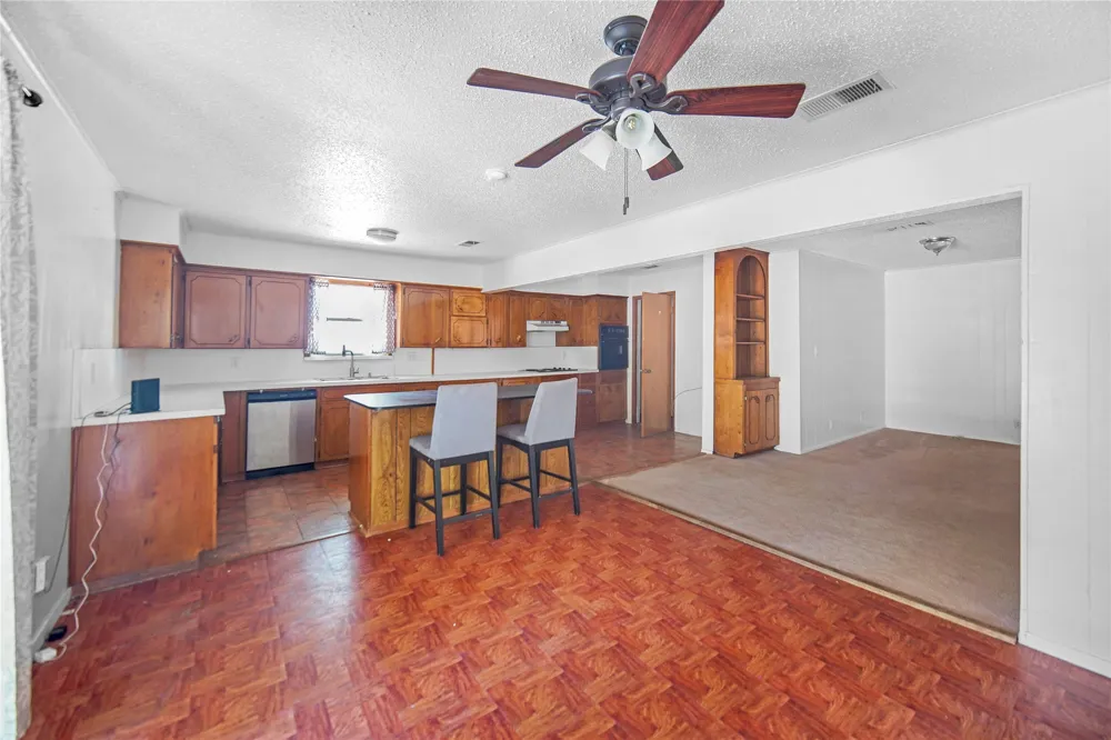 1715 Timberlane Street Jacksboro, TX 76458