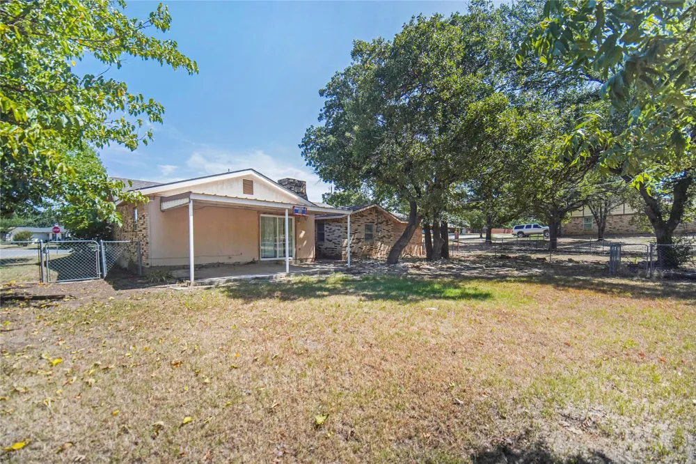 1715 Timberlane Street Jacksboro, TX 76458