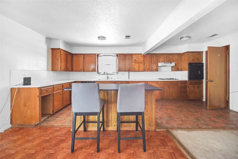 1715 Timberlane Street Jacksboro, TX 76458
