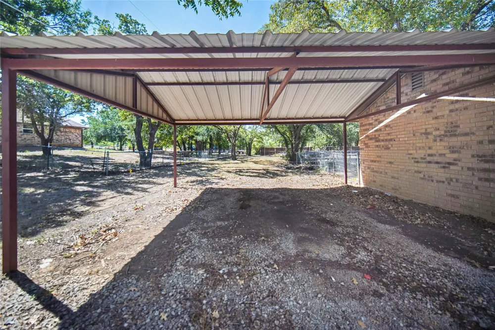 1715 Timberlane Street Jacksboro, TX 76458