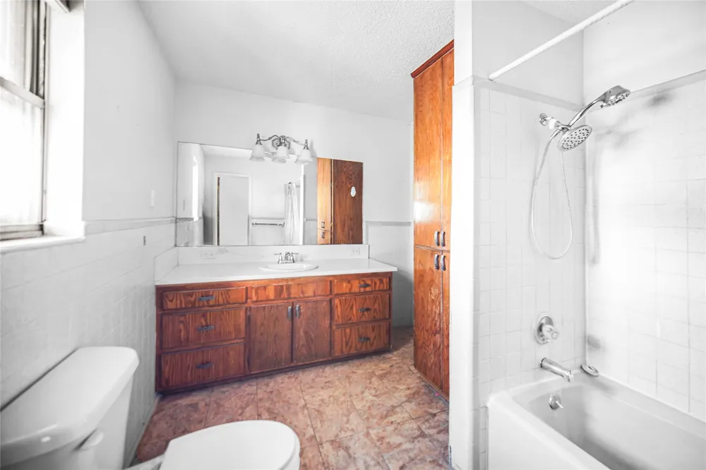 1715 Timberlane Street Jacksboro, TX 76458
