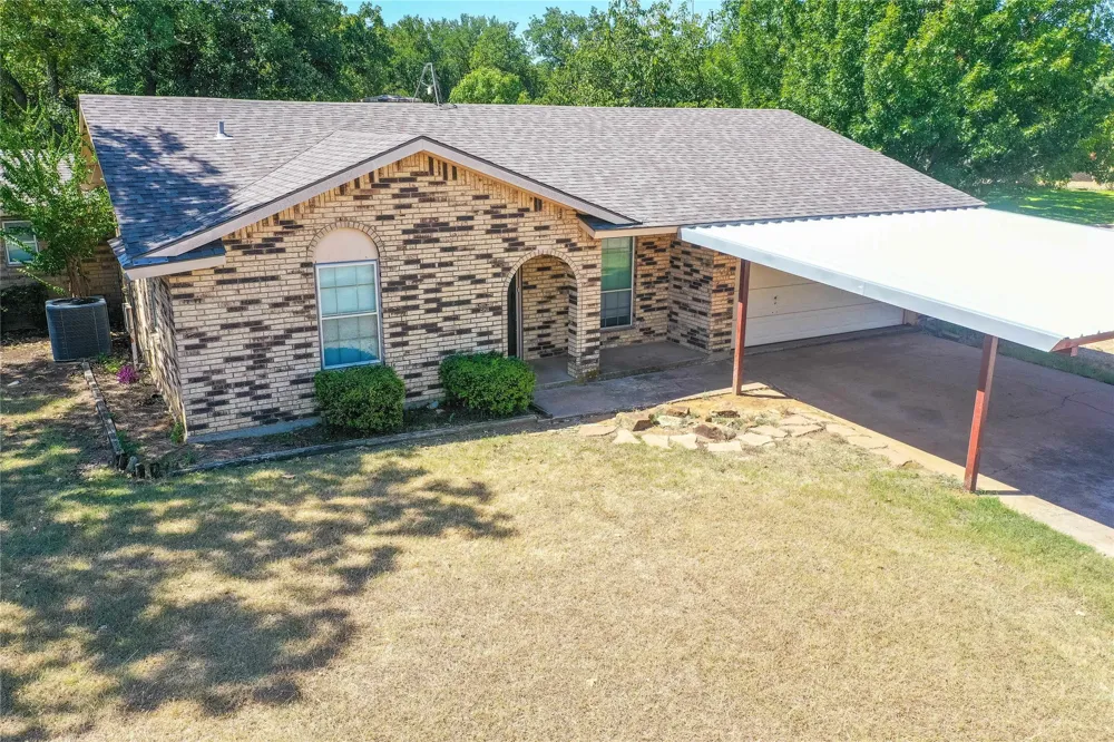 1715 Timberlane Street Jacksboro, TX 76458