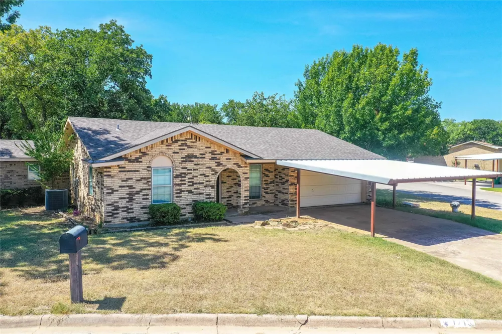 1715 Timberlane Street Jacksboro, TX 76458