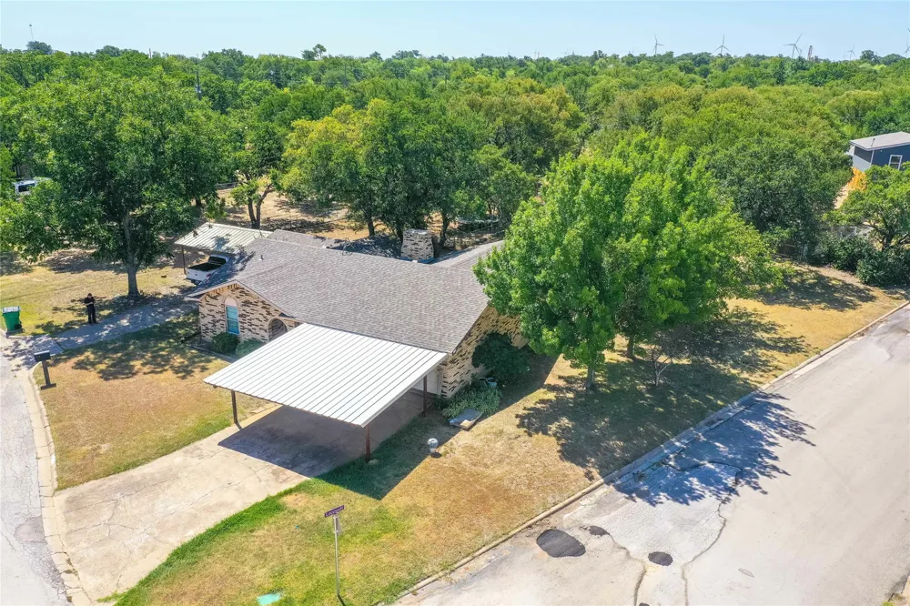 1715 Timberlane Street Jacksboro, TX 76458