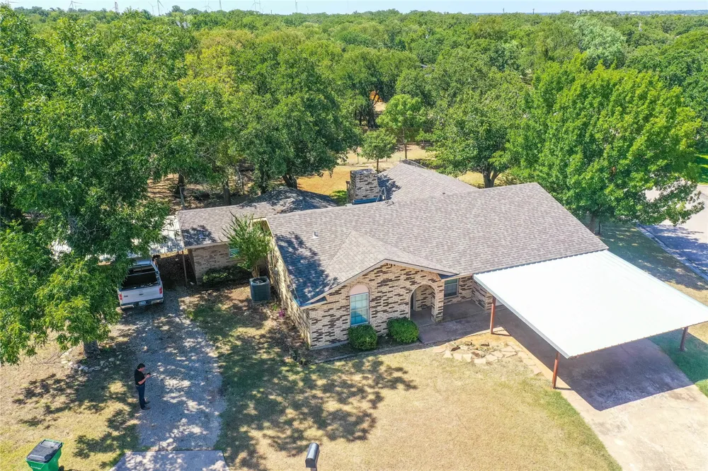 1715 Timberlane Street Jacksboro, TX 76458