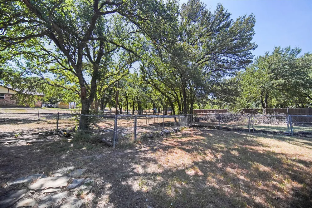 1715 Timberlane Street Jacksboro, TX 76458