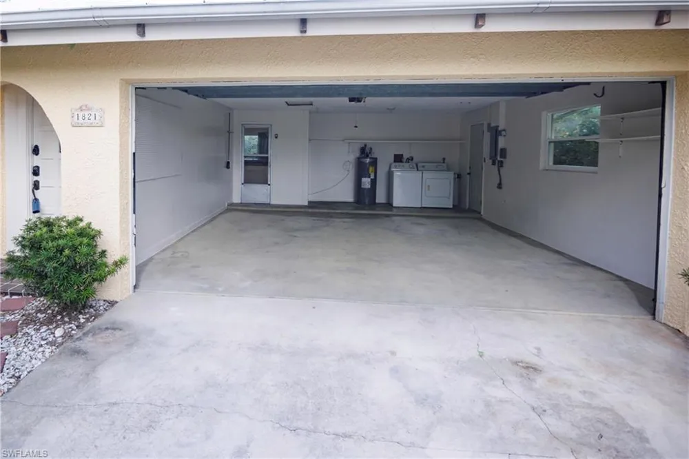 1821 Sunset Trail Alva, FL 33920