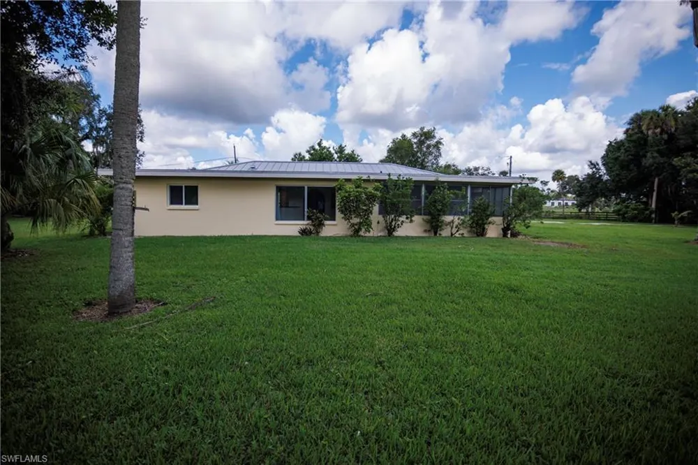 1821 Sunset Trail Alva, FL 33920