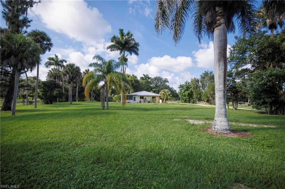 1821 Sunset Trail Alva, FL 33920
