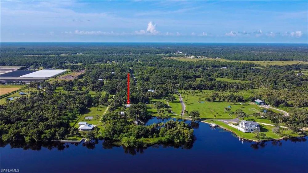 1821 Sunset Trail Alva, FL 33920