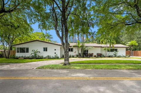 6200 Pine Ter
