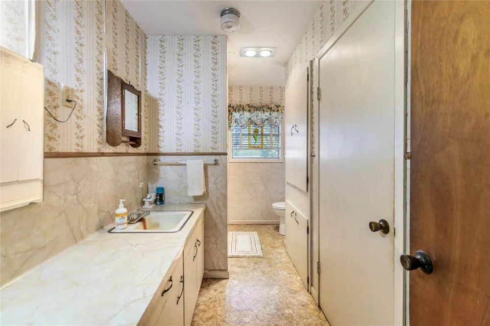 2602 Bootlegger Lane Yoakum, TX 77995