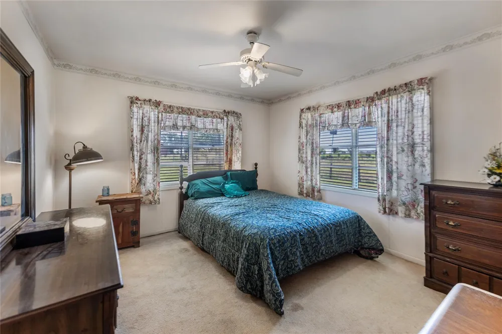 2602 Bootlegger Lane Yoakum, TX 77995