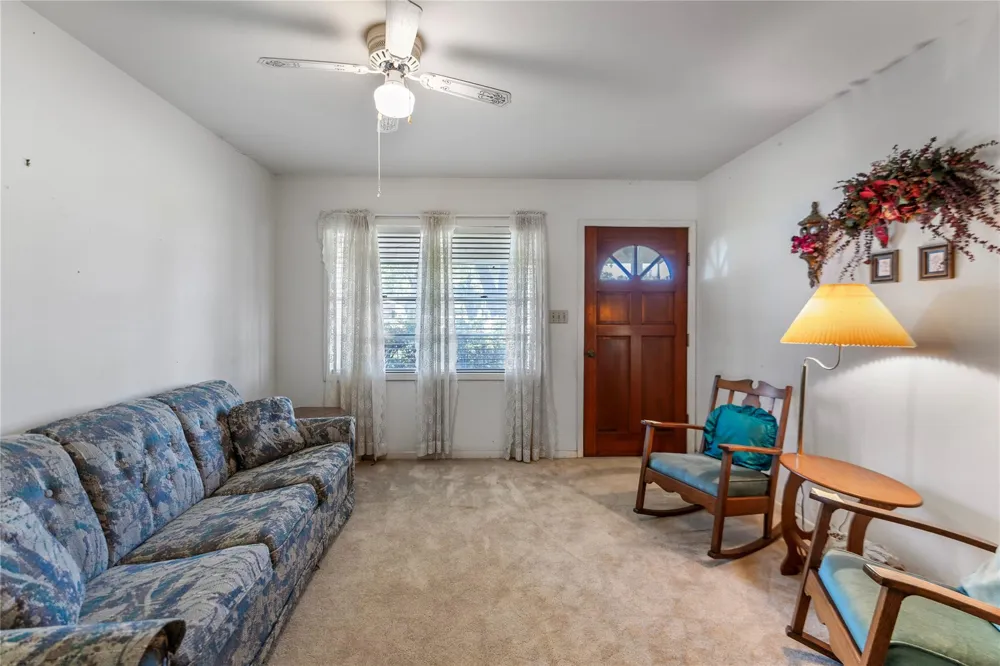 2602 Bootlegger Lane Yoakum, TX 77995