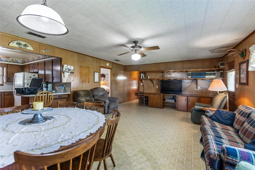 2602 Bootlegger Lane Yoakum, TX 77995