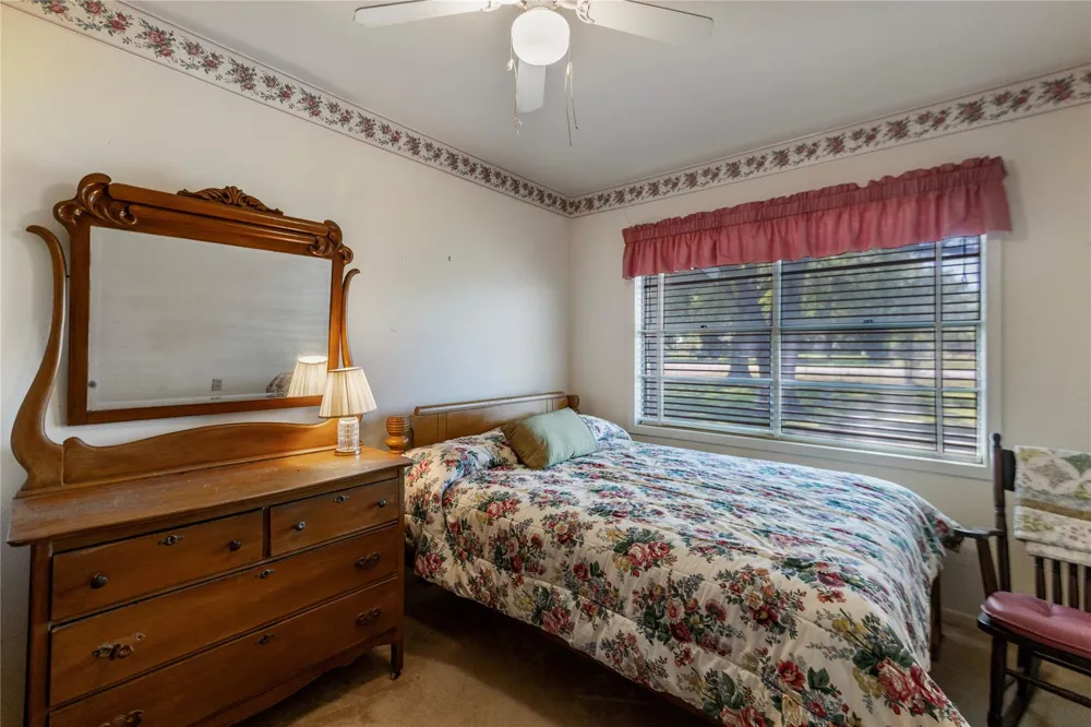 2602 Bootlegger Lane Yoakum, TX 77995